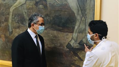 وزير السياحة والآثار يكشف: مليار دولار  خسائر القطاع السياحي