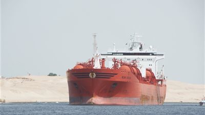 رئيس قناة السويس: قدمنا حوافز للسفن بسبب انخفاض أسعار البترول