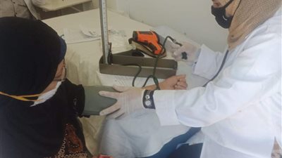 الصحة تنشر صورا لمبادرة السيسي للأمراض المزمنة في المنيا