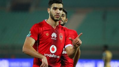 أزمة أزارو في الأهلي عرض مستمر