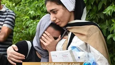 انهيار طالبة بعد امتحان الفيزياء.. وولية أمرها 