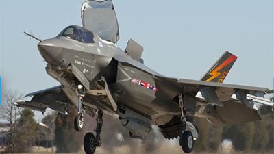 أعضاء الكونجرس يطالبون بالإسراع في إخراج تركيا من برنامج طائرات إف 35 