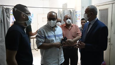 خروج 12 حالة من مصابي فيروس كورونا المستجد من مستشفى العزل بفرشوط