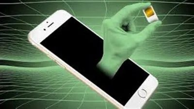 خبير أمن معلومات يحذر من ترك صور خاصة على الموبيل (فيديو)