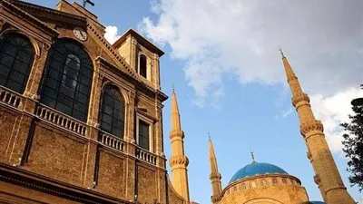 دولة عربية تعلن فتح المساجد باستثناء صلاة الجمعة