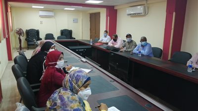 لجنة من محافظة البحر الأحمر تتفقد قرية النصر بسفاجا (صور)