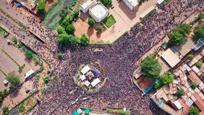 الرئيس المالي يعلن حل المحكمة الدستورية بعد استمرار الاحتجاجات