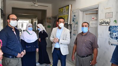 إحالة عدد من الأطباء والتمريض بالفيوم للتحقيق (صور)