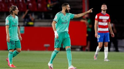 ريال مدريد يقهر غرناطة ويوسع الفارق مع برشلونة إلى 4 نقاط