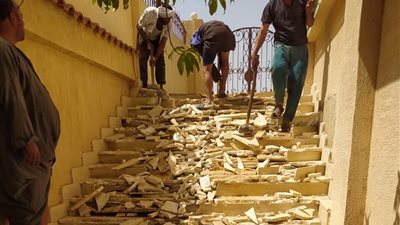 جهاز مدينة العبور يزيل مخالفتي بناء لمخالفة شروط التراخيص