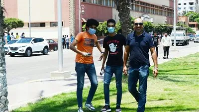 فرحة طلاب الثانوية العامة ببورسعيد لسهولة امتحان اللغة الفرنسية (صور)