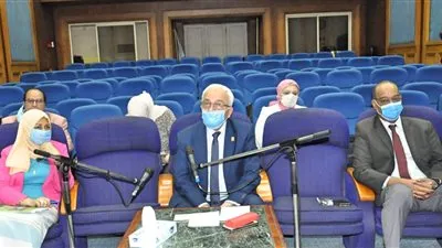 التعليم تناقش إجراءات تصحيح العينة العشوائية لامتحان 