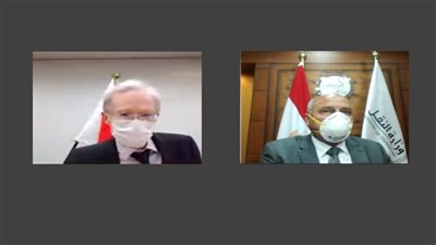 وزير النقل يبحث آخر مستجدات الخط الرابع للمترو بالهرم (صور)