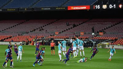 شاهد - ميسي يُعادل النتيجة لبرشلونة أمام أوساسونا