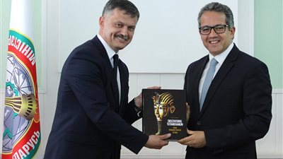 وزير السياحة والآثار يلتقي وزير الرياضة البيلاروسي