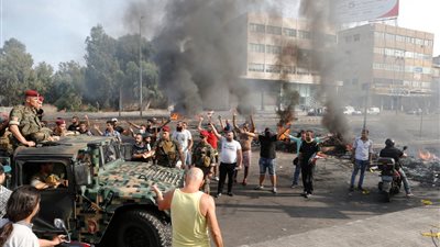  احتجاجات في لبنان اعتراضًا على تدني المعيشى وانقطاع الكهرباء المستمر