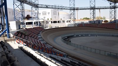 جولة لوزير الرياضة في الصالة المغطاة ومضمار الدراجات وملعب استاد القاهرة الدولي