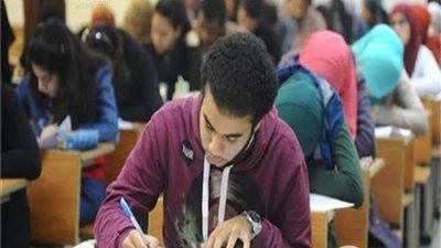 بوكية ورد وروب تخرج.. أبرز مشاهد ختام امتحانات الثانوية العامة