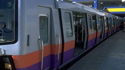 المترو: إصلاح عطل  جامعة القاهرة.. وتشغيل قطارات فارغة لامتصاص الزحام