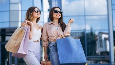 7 قواعد لاختيار الأزياء المناسبة لك عند التسوق