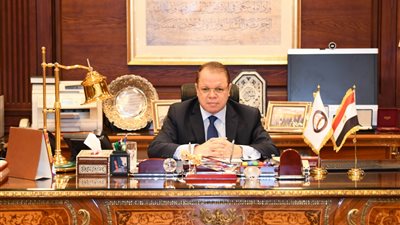 النائب العام يأمر بحبس المتهم بقتل والدته وزوجته وبناته بأسيوط