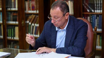 الخطيب يقترب من حسم صفقة القاطرة البشرية لصالح الأهلي