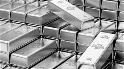 الفضة تلحق بالذهب وترتفع مسجلة أعلى مستوى منذ 7 سنوات