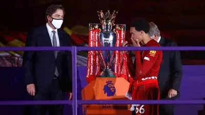 ليفربول يتوج بطلاً للدوري الإنجليزي للمرة الـ 19 في تاريخة