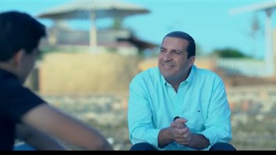 عمرو خالد: تشرف بالسلام على الرسول.. واجلس في الروضة (فيديو)