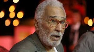 عاجل.. نجل الفنان عبد الرحمن أبو زهرة: كورونا هي  السبب في معاناة والدي