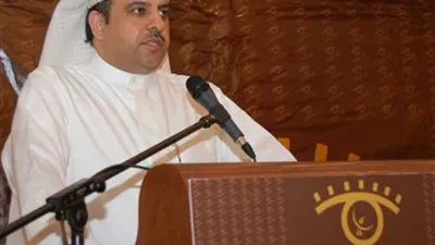 إعلامى كويتي يكشف تفاصيل الاعتداء على شاب مصري (فيديو)