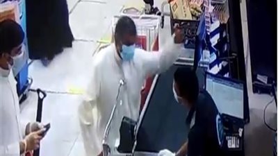 مفاجأة في واقعة الشاب المصري المعتدى عليه في الكويت