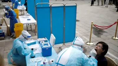 إلغاء الرحلات الجوية وعودة كورونا.. ماذا يحدث في الصين؟