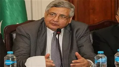 مستشار الرئيس: إنتاج لقاح كورونا في هذا التوقيت