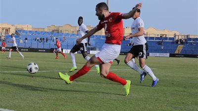الأهلي يتقدم على الجونة في الشوط الأول بثنائية نظيفة