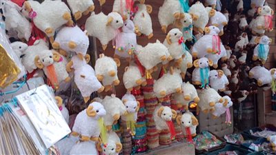 إقبال متوسط على هدايا 