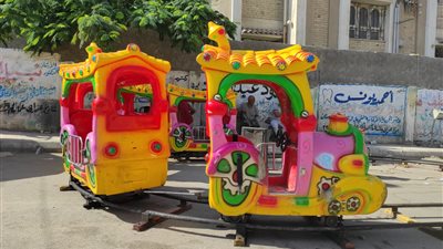 رغم قرار الوزراء.. ملاهي شعبية بأمر الوحدة المحلية في دمنهور (صور)