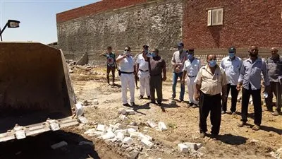 إخلاء وهدم 8 محلات بمنطقة الصهريج في الفيوم (صور)