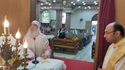 بعد الفتح.. أسقف بني سويف يترأس أول قداس بكنيسة الأنبا أنطونيوس (صور)