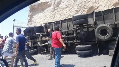 استدعاء شهود العيان في حادث انقلاب سيارة ترحيلات بالمقطم