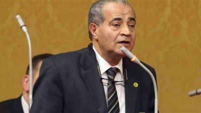 وزير التموين يؤكد استمرار دعم الكمامات الطبية على البطاقات 