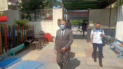 وزير الري يدلي بصوته في انتخابات مجلس الشيوخ