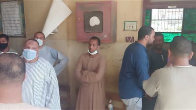 إقبال كثيف من الناخبين باللجان الانتخابية في محافظة قنا