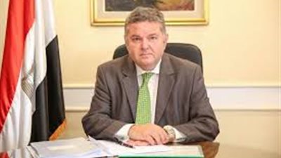  وزير قطاع الأعمال يدلي بصوته في انتخابات مجلس الشيوخ