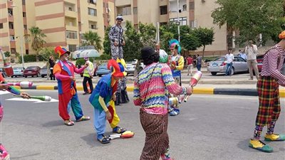 عروض بهلوانية بالتجمع الخامس في اليوم الأول لانتخابات الشيوخ