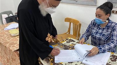 وكيل البطريركية بالإسكندرية يدلي بصوته في انتخابات الشيوخ