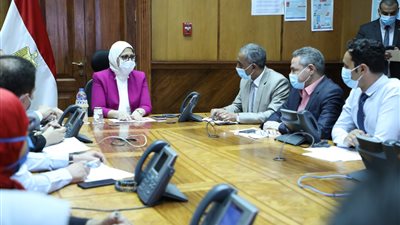 وزيرة الصحة تترأس غرفة الأزمات والطوارئ لمتابعة خطة التأمين الطبي لانتخابات الشيوخ