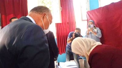 وزير الخارجية يُدلي بصوته في انتخابات الشيوخ (فيديو)