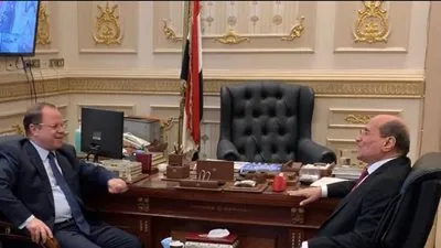 النائب العام يهنئ رئيس محكمة النقض عقب أدائه اليمين القانونية