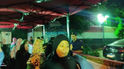 السيدات تتصدرن صفوف التصويت في الدقائق الأخيرة لانتخابات الشيوخ (صور)